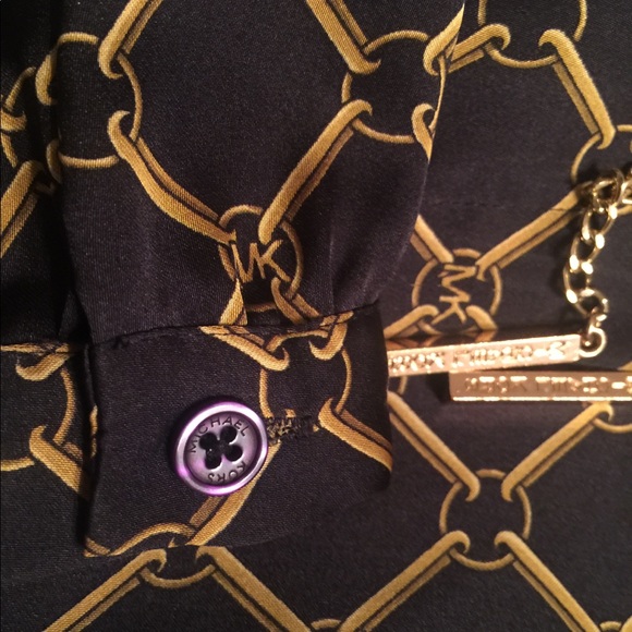 Beautiful!! Michael Kors Blouse with chain - Picture 6 of 7